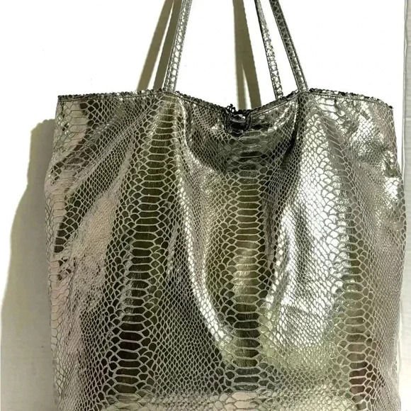 Cards falchi faux snake embossed PVC tote handbag - Picture 2 of 6